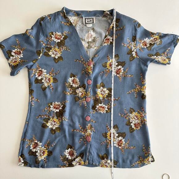 Vintage My Pieces 100% rayon blue floral short sleeve button up top - Picture 6 of 8